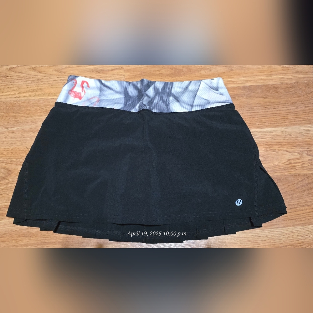 lululemon athletica Black Skirt with Gray Waistband